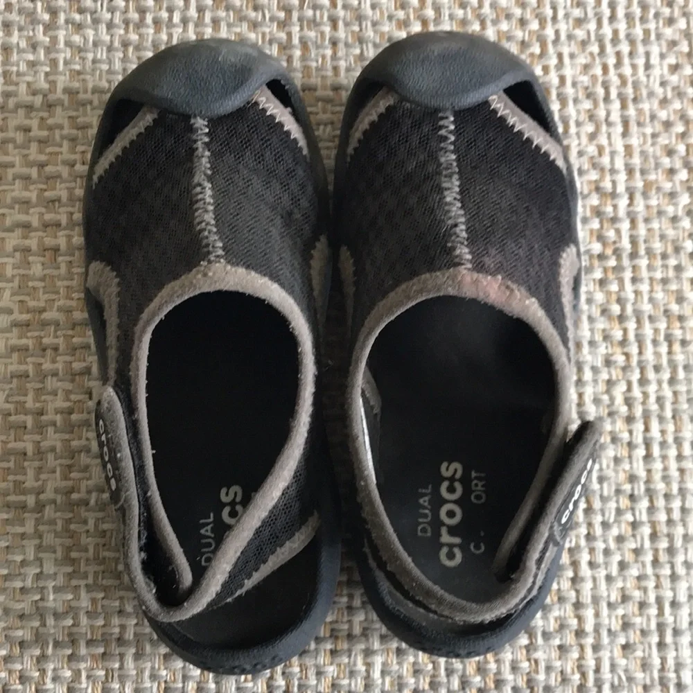 Crocs Swiftwater Sandals (size 11)